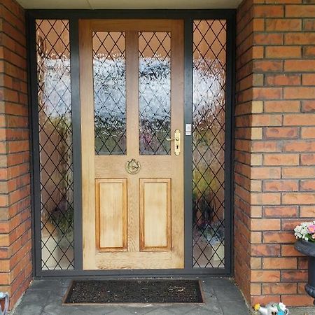 Ballymena Carterton Экстерьер фото