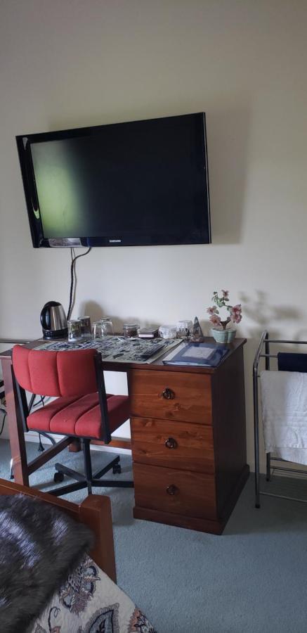 Ballymena Carterton Экстерьер фото